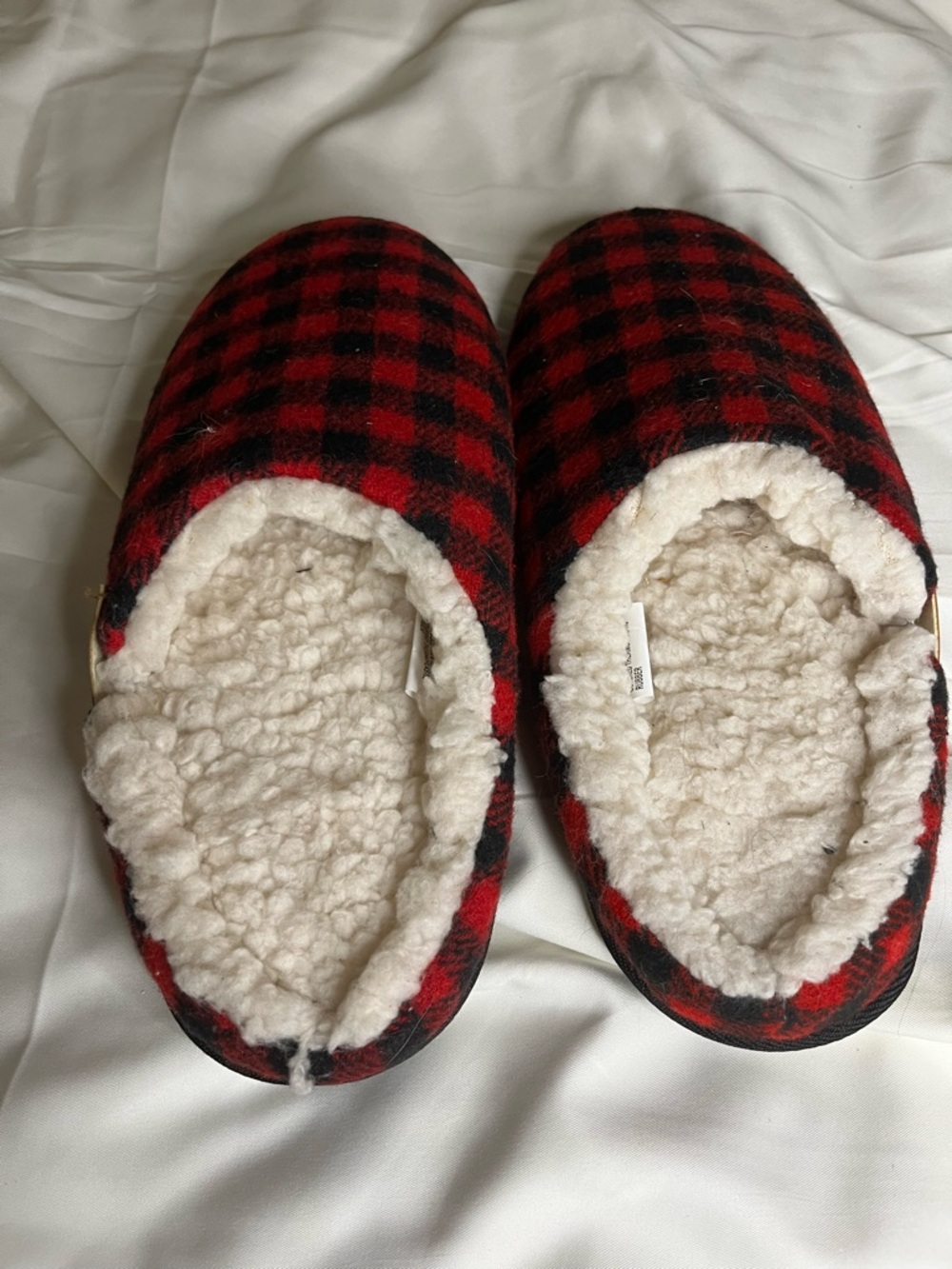 Plaid Sherpa-Lined Slip-On‎ Slippers - Red & Black